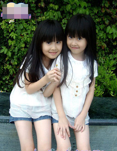 组图：红遍网络的双胞胎小美女长大了 搜狐娱乐