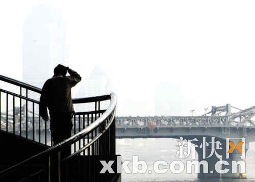 广州灰霾天气将持续 昨日挂起预警信号(图)