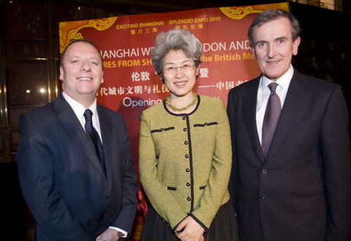 左一伦敦副市长ian clement,中国驻英国大使傅莹,大英博物馆馆长