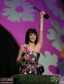现场：凯蒂-佩里获颁国际最佳女歌手