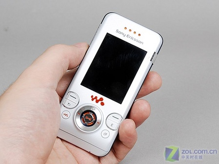 靓丽滑盖音乐手机 索尼爱立信w580c再降