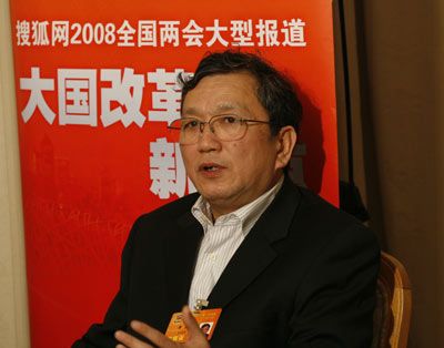 全国政协委员，中国铁道科学院首席专家黄强2008年两会上接受搜狐专访。资料图。