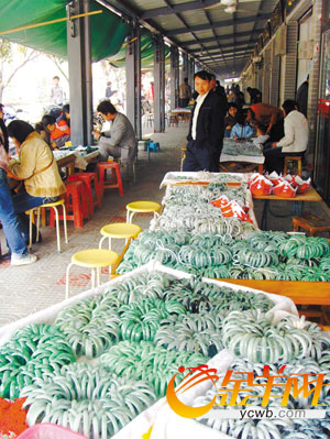 平洲玉器市场的广州客近期多了两三成