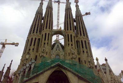 建造127年仍未完工 西班牙圣家大教堂明年开放