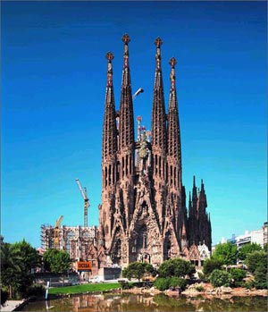 建造127年仍未完工 西班牙圣家大教堂明年开放