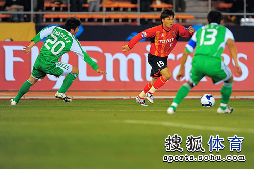 图文:[亚冠]国安0-0名古屋 边路突击