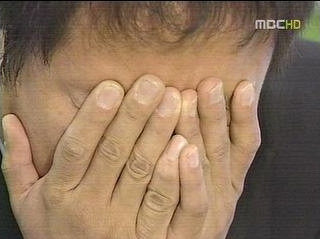 金某在日本接受韩媒体采访时画面