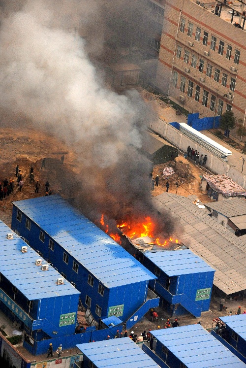 河南郑州一建筑工地职工宿舍发生火灾