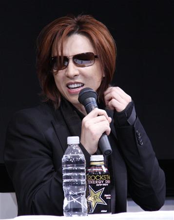 YOSHIKI