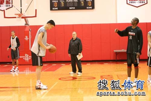 图文[nba]火箭训练"大家都来看喽,押注"