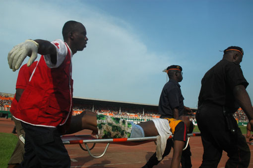 世界杯非洲区预选赛发生踩踏事件死19人(组图
