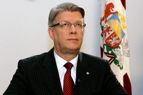 拉脱维亚总统放弃解散议会要求(图)