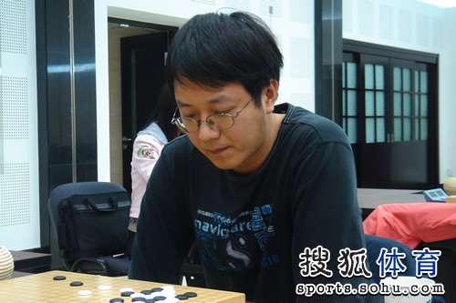 刘菁状态回勇