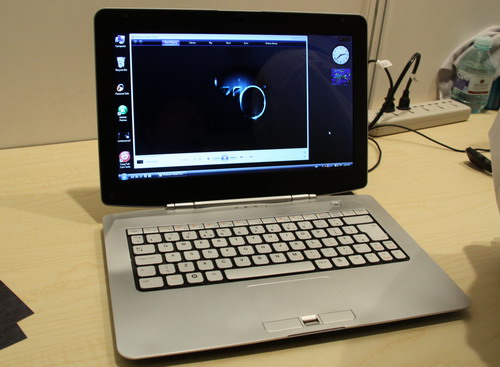 英特尔超薄笔记本亮相IDF 外形酷似Macbook 