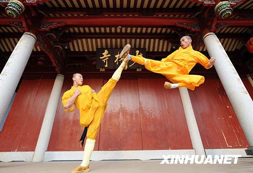 《中华武藏》摄制组来到福建泉州少林寺,拍摄少林传统武术
