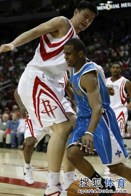图文nba火箭胜黄蜂保罗甩开姚明