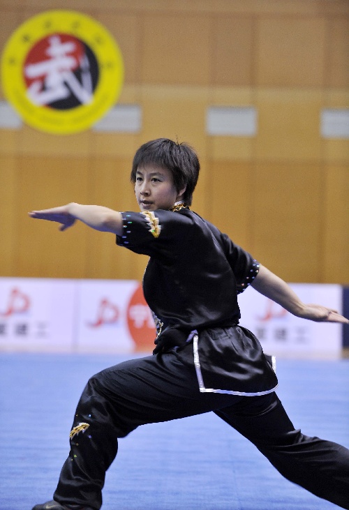 新华网,银川,2009年4月15日; 4月15日,北京队选手刘晓蕾在女子长拳