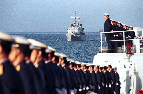 组图:驶向深蓝--人民海军重要出访回顾