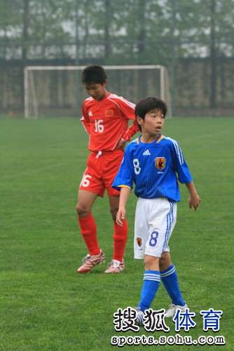 图文:[国少]亚足联U13足球节 与中国球员对比