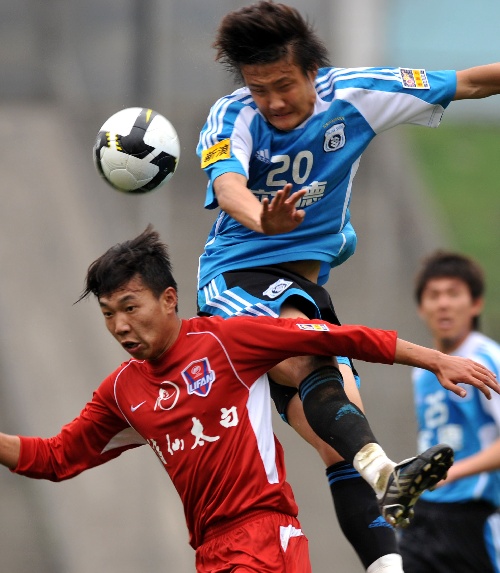 图文[中超]重庆1-0大连 李凯范冬青争顶