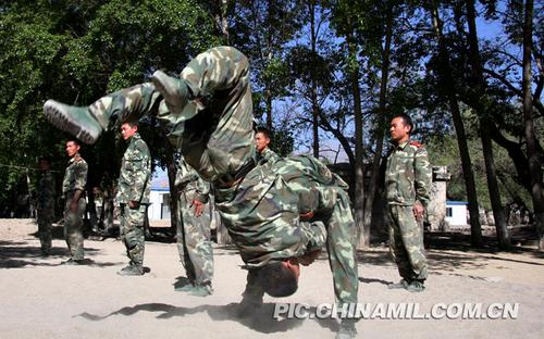 武警西藏总队大掀练兵热潮 促进部队战斗力生成