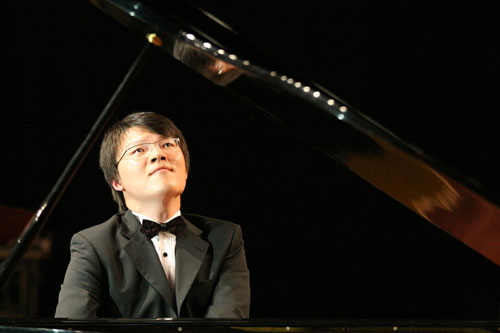 吴纯钢琴公益巡演活动在北京现代音乐学院举行