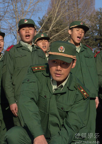 邵兵《绿色卫士》入戏深 睡觉不脱绿军装