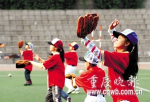 中国学生体质差 外教体育课无奈降训练水平