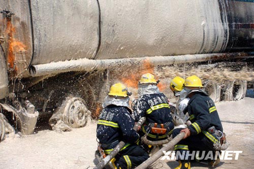 5月13日6时许,汾灌高速公路江苏赣榆县境内发生一起交通事故