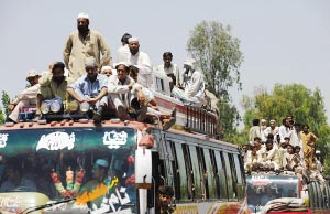 巴基斯坦现80万人难民潮 总理担心赢战争失民心