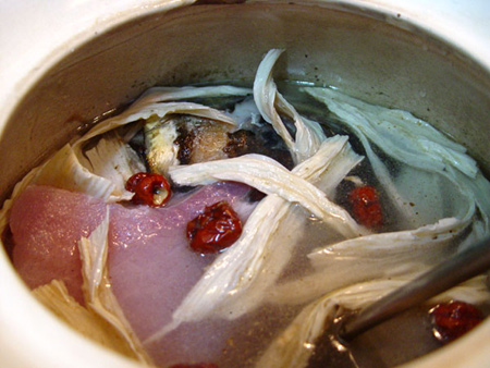 孕妇食谱:花生鱼头汤