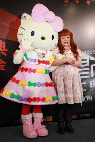 图:hello kitty及设计师山口裕子