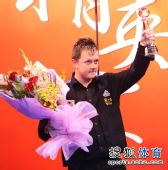 图文：江苏精英赛颁奖仪式 冠军马克艾伦