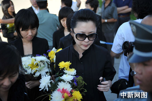 新闻网   著名播音员罗京遗体告别仪式11日在北京八宝山殡仪馆举行