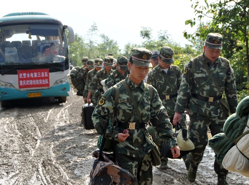 组图:武警水电部队紧急驰援武隆抢险现场