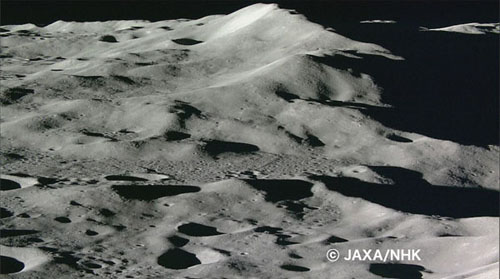 日本公布"月亮女神"撞月前月球清晰图片(图)