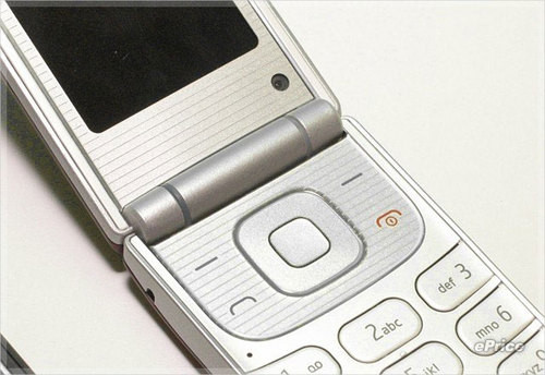 多彩廉价奇葩 诺基亚3710 fold手机也美丽 