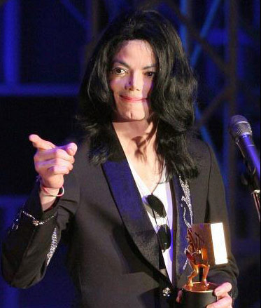 美国歌星迈克尔-杰克逊心脏停搏去世