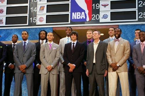 图文:[NBA]09NBA选秀 小绿屋全家福