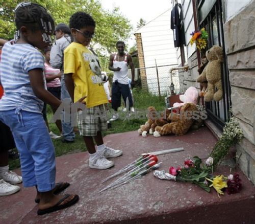 迈克尔杰克逊逝世 歌迷自发悼念摆放悼念鲜花