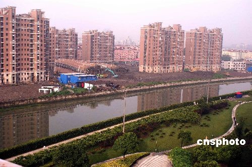 上海楼房倒覆事故调查组:追究责任决不姑息