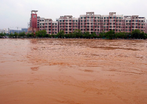 图文:江西赣南遭受洪涝灾害 转移10万多人