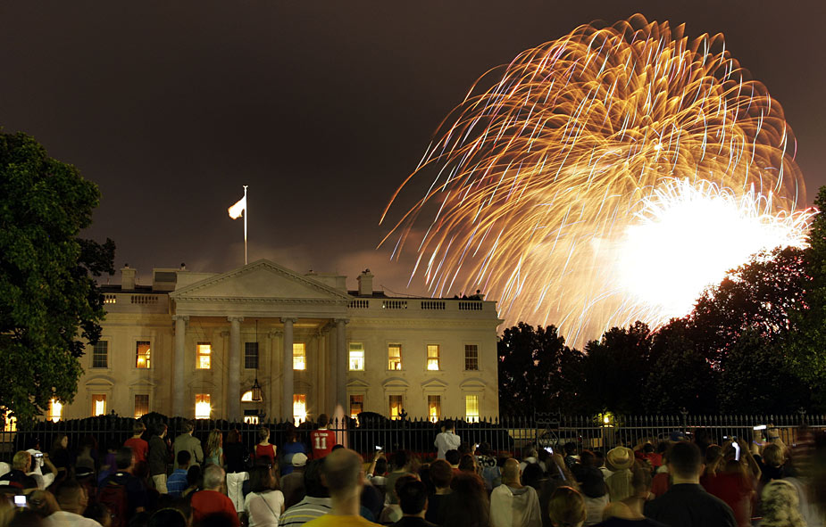 图:华盛顿为庆祝独立日燃放烟火