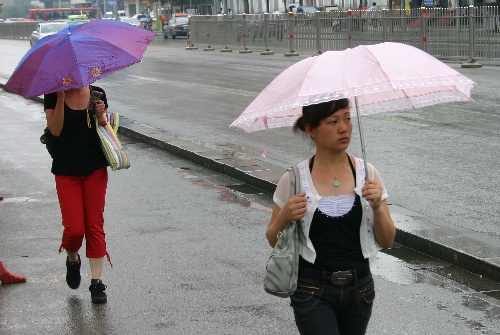 内蒙古:普遍降雨缓解高温干旱天气