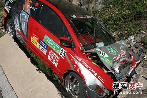 图文crc北京站首个比赛日彭国其撞毁赛车