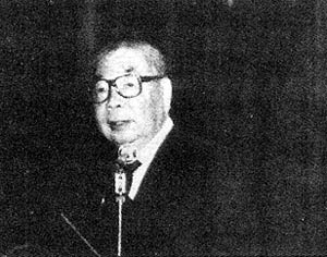 蒋经国发布"总统令",宣布台湾地区自1987年7月15日零时起解除戒严.