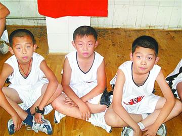 山东黄金男篮选秀营开营 14岁小将身高已达1.