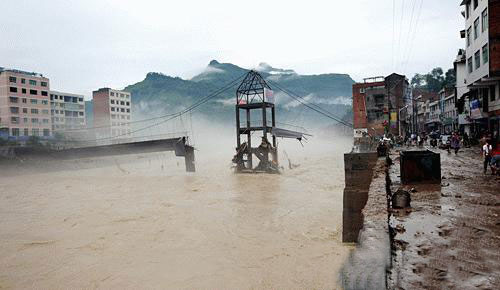 宣汉县华景镇一索桥被大水冲毁
