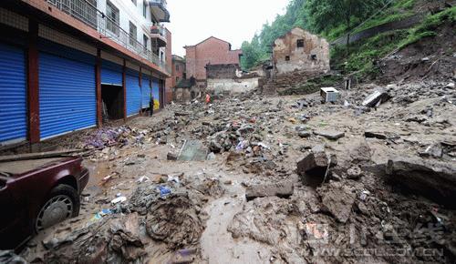 暴雨引发泥石流，导致华景镇部分农房损毁
