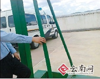 云南澄江铐押律师法官被清除出法官队伍(图)